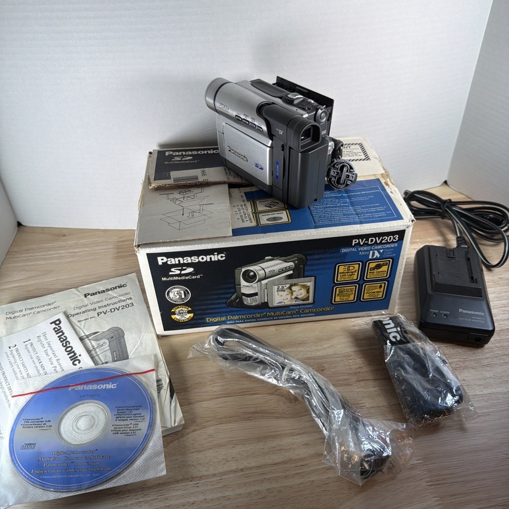 Panasonic PV-DV203 Mini DV Camcorder - 1 Battery - Charger - READ DESCRIPTION